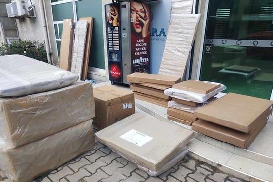Хамали на АТОМ пренасят мебели – реален обект в Бургас